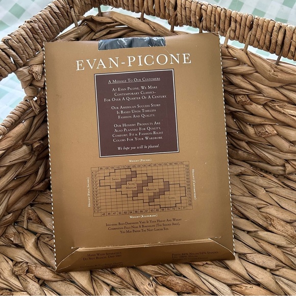 New Vintage Evan-Picone Black Onyx The sheerest sheer Panty hose size Medium - Picture 2 of 7